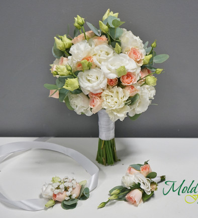 Bridal Bouquet of White Lisianthus and Cream Shrub Rose + Bracelet + Boutonniere photo 394x433